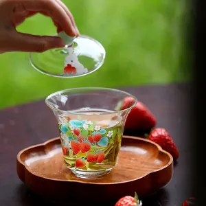 Glazen gaiwan theekop met schattig aardbeienpatroon, hittebestendige theekom lid.