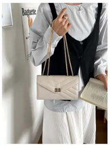 Elegante gesteppte Kettentasche Schultertasche für Damen, modische Umhängetasche mit Schloss.