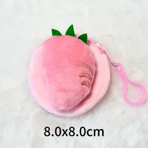 Joli porte-monnaie en peluche rose en forme de fraise de taille 8.0x8.0cm pour sac