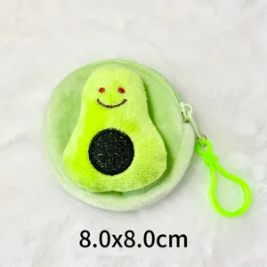 Vue détaillée du mignon porte-monnaie avocat en peluche avec dimensions 8,0x8,0 cm