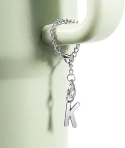 Roestvrijstalen letter K bedel voor bekerhandvat, zilverkleurige metalen ketting sleutelhanger accessoire.