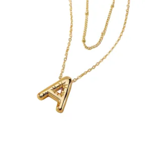 Collana a catena multipla placcata in oro 14K con ciondolo lettera iniziale da donna.