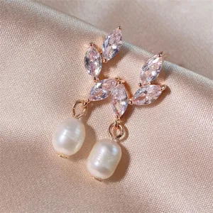 Pendientes colgantes perla circonita oro rosa, joyas geométricas elegantes para fiestas de mujeres.