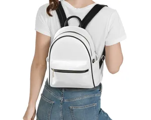 Weißer lässiger Lederrucksack mit schwarzem Besatz und Fronttasche für den Alltag