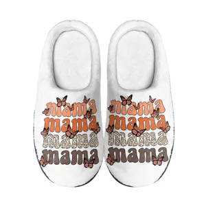 Weiße flauschige Hausschuhe für Damen mit Mama Schriftzug und Schmetterling Print, Frontansicht