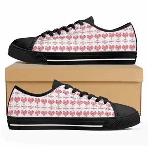 Personalisierte Muttertag bedruckte Low-Top-Segeltuchschuhe klassische schwarze Damen Sneaker.