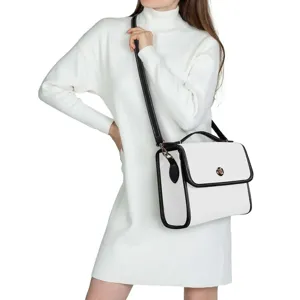 Elegante bolso bandolera de cuero PU blanco con borde negro para el uso diario elegante.