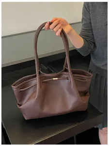 Brown large capacity shoulder bag French niche design hobo underarm tote bag for women