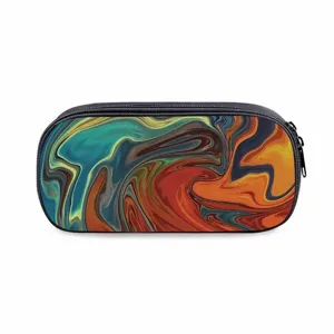 Detailansicht der grossen Federtasche mit farbigem fluidem Kunstwerk Marmormuster.