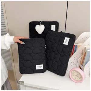 Funda acolchada negra para portátil bolso suave de nube para ipad con llavero corazón