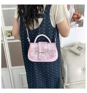 Bolso cruzado cuadrado rosa casual retro con elegante decoración de barra metálica para la oficina