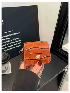 Mini crocodile pattern cross-body bag stylish mini lipstick pouch with chain for women.