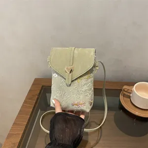 Borsa per cellulare ricamata in stile cinese, elegante borsa a tracolla con delicati fiori.