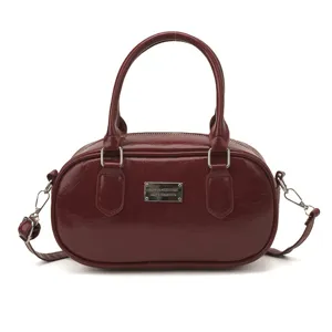 Sac a main pour femme en cuir vernis rouge vin elegante sacoche bandouliere tendance chic