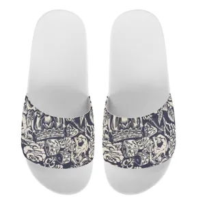 Unisex Fashion Pantoletten mit Vintage Tattoo Totenkopf und Rosen Print für Freizeitkleidung.