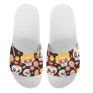 Modische Pantoletten mit Totenkopf-Druck für Damen und Herren, bequeme flache Freizeitschuhe.