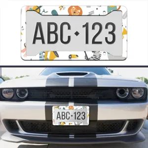 Portatarga per auto stile USA personalizzato con simpatico motivo di animali cartoon e testo.
