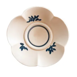 Handgeschilderde keramische kopjesmat, vijfbladige thee-onderzetter voor theeset accessoires.