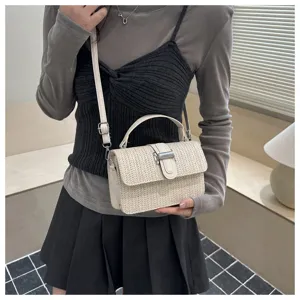 Chique geweven kleine schoudertas voor dames, trendy minimalistische stro handtas.