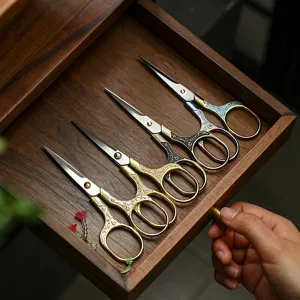Vintage Chinese Plum Blossom Stainless Steel Tea Scissors Electroplated Titanium Multicolor Bronze Gold Kung Fu Tea Ceremony Accessories Tea Cutter For Home Daily Use