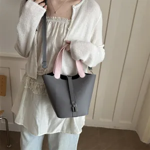 Sac seau gris rose femme en cuir sac à main bandoulière élégant cabas fourre tout quotidien