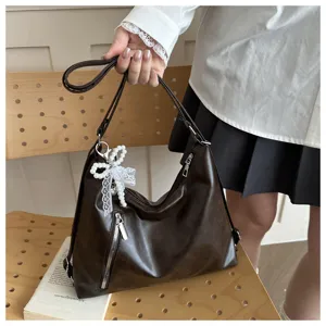 Chic sac cabas texturé sous les bras, sac à dos minimaliste polyvalent pour femmes.