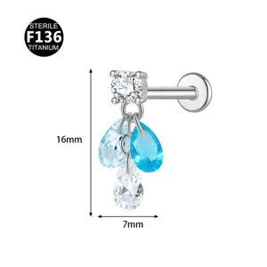 Titan Knorpel Piercing Detailansicht mit 16mm Laenge und tropfenfoermigen Zirkonia Steinen.