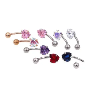 Piercing per ombelico in acciaio inossidabile con zirconi 5A a forma di cuore colorati.
