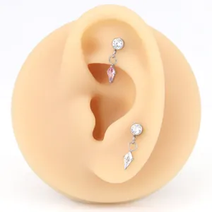 Titan Knorpel Piercing Ohrring mit Zirkon Stein Anhänger, eleganter Körperschmuck für Ohr und Lippe.