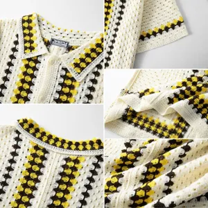 Planos detalle de polo de punto beige con ganchillo y motivos étnicos en amarillo y negro.