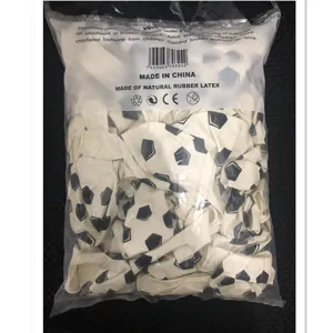 Packung runder Latexballons mit klassischem Fussballmuster, Naturkautschuk fuer Partys.