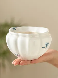 Handbemachte Keramik Teeservice Schale mit blauem Blumenmuster fuer Kung Fu Teegeschirr.