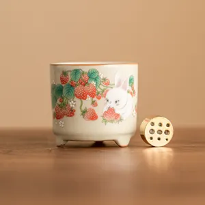 Ceramica Fragola Coniglio Bruciatore di Incenso Treppiede Carino Animale Scrivania Arredamento Ru Forno Craquelè Aroma Censer Casa