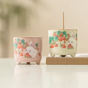Bruciatore di incenso coniglio fragola in ceramica simpatico supporto aromi da tavolo treppiede