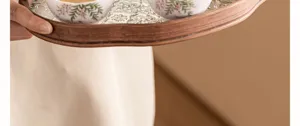 Service à thé floral peint à main avec plateau en bois et tasses pour maison et cadeaux.