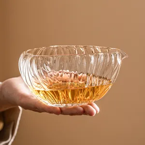 Clear glass tea pitcher heat resistant fair mug with spout for gongfu tea ceremony display