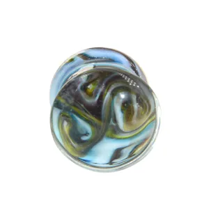 Detailansicht des Galaxie Glas Ohrdehners doppelbördelig Piercing Schmuck mit blauem Wirbel.