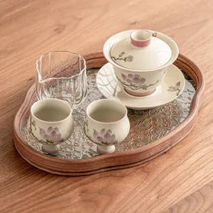 Set de thé gaiwan en céramique peinte à la main avec plateau pour le thé de l'après-midi.