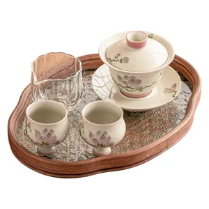 Service à thé gaiwan en céramique peint à la main avec tasses et plateau pour le goûter.