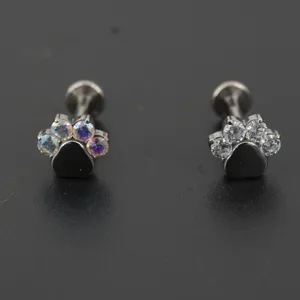 G23 Titan niedliche Katzenpfote Labret Piercing Schmuck mit funkelnden Zirkon und bunten Steinen.