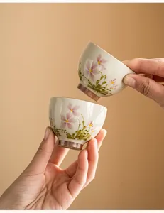 Ensemble de tasses à thé en céramique peintes à la main, tasse de kung-fu florale vintage.