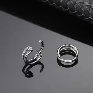 G23 anneau segment charnière en titane vue de détail avec double rangée de zircon.
