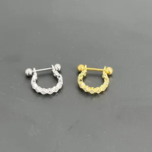 Edelstahl Barbell Knorpel Piercing Ohrringe mit funkelnden kleinen Kristallsteinen Detail.
