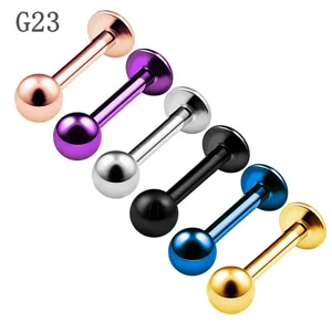 Gedetailleerd close-up van gekleurde G23 titanium labret stud piercing sieraden.