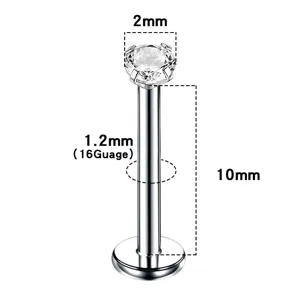 Detailansicht des Titan Labret Piercing Steckers mit einem feinen 2mm Zirkonia Stein.