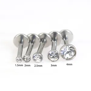 G23 Titan Labret Stecker und Knorpel Piercing Schmuck mit klaren Kristallen in vielen Größen.