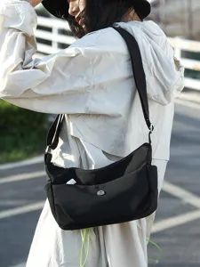 Borsa a tracolla elegante in nylon nero da donna, grande borsa casual per viaggi e uso quotidiano.