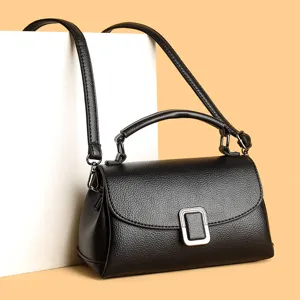 Elegante schwarze PU-Leder Damen Umhängetasche mit edlem Metallverschluss für den Alltag.