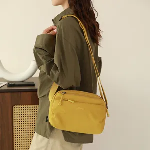 Borsa a tracolla casual in tessuto da donna, elegante borsa gialla con spallina.