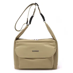 Minimalist crossbody bag for women, large capacity lightweight shoulder bag, casual commuting bag.